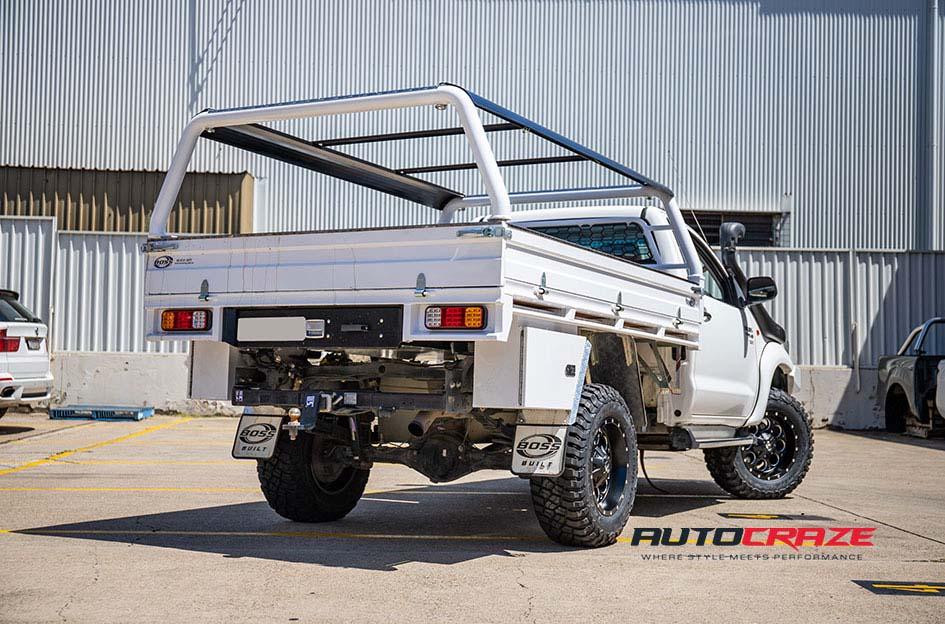 TOYOTA HILUX N70 4WD REVOLVER GLOSS BLACK WITH MILLED ACCENTS